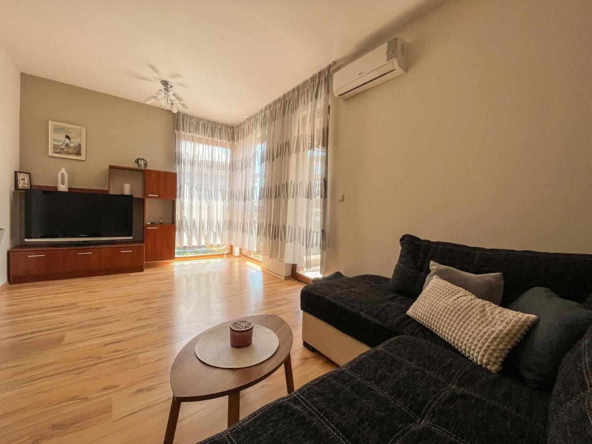 Summer Host Apartment Onegin Süzebolu Dış mekan fotoğraf